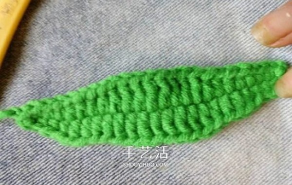 The most fun way to crochet a woolen watermelon for hanging ornaments in summer