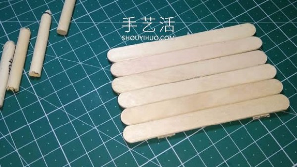 The mini ones are cute! Video of making tables and chairs with ice cream sticks and matchsticks