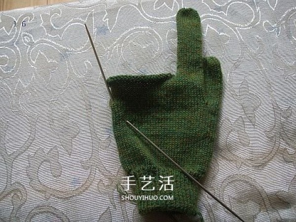 Hand-knitted hand-knitted finger gloves of solid-color, pattern-free gloves