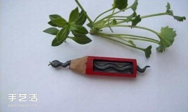 Super difficult pencil lead carving pictures, master-level pencil lead handmade products