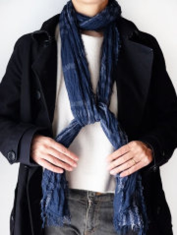 A comprehensive collection of various ways to tie a scarf, and 60 ways to tie a long scarf