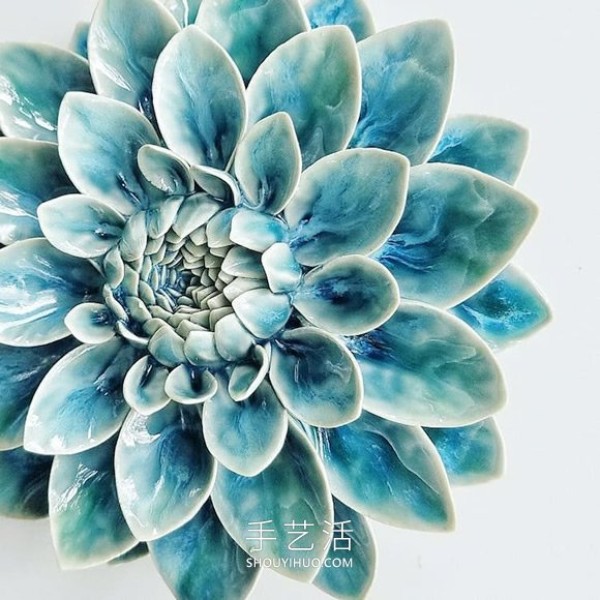 Exquisite handmade porcelain flowers! Looks like real beautiful flowers