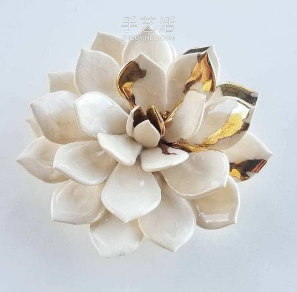 Exquisite handmade porcelain flowers! Looks like real beautiful flowers