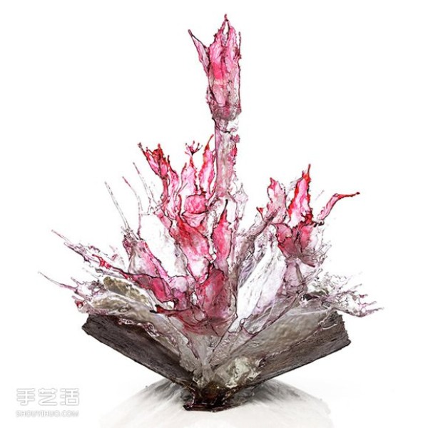 Creative resin sculptures: the vitality that condenses instantly after splashing