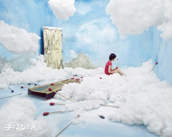 Photographic masterpieces taken by Korean artists in the same room