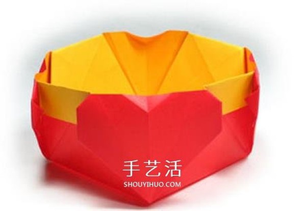 The folding method of the paper box with love has four heart-shaped storage boxes The folding method