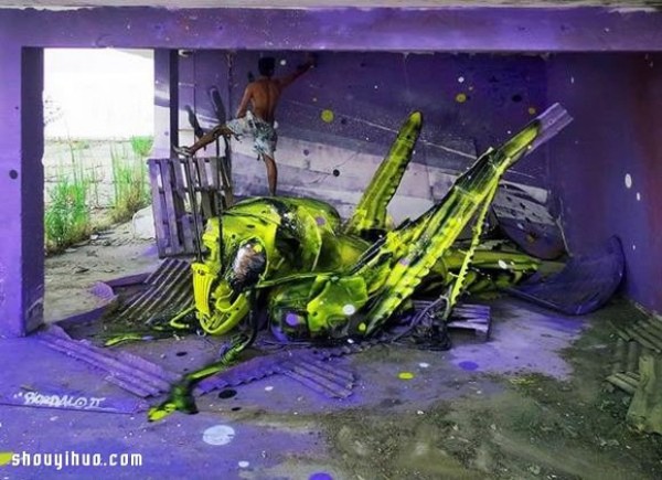 Use the waste and garbage on the street to DIY shocking graffiti art