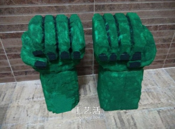 How to make Hulk gloves with sponges