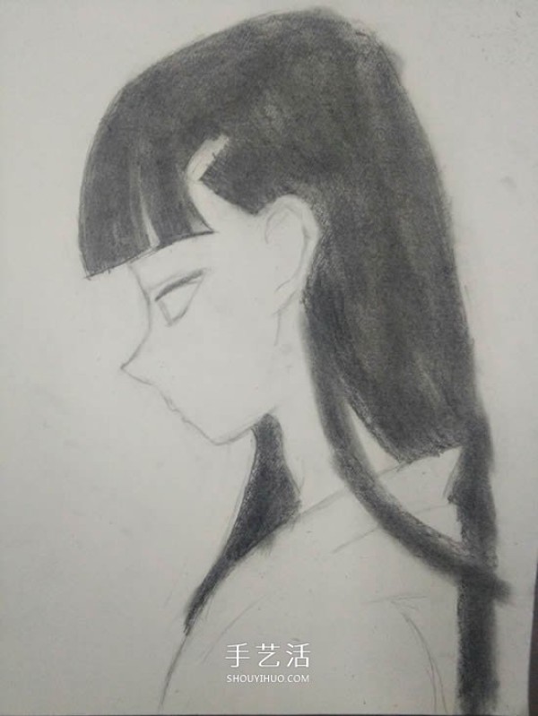 Tutorial on pencil drawing of cartoon girl with side face and long hair