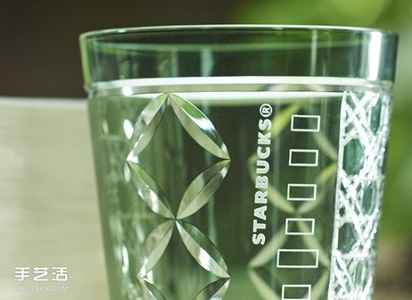 When Starbucks meets the traditional handmade glass craftsmanship of Edo, Japan! 