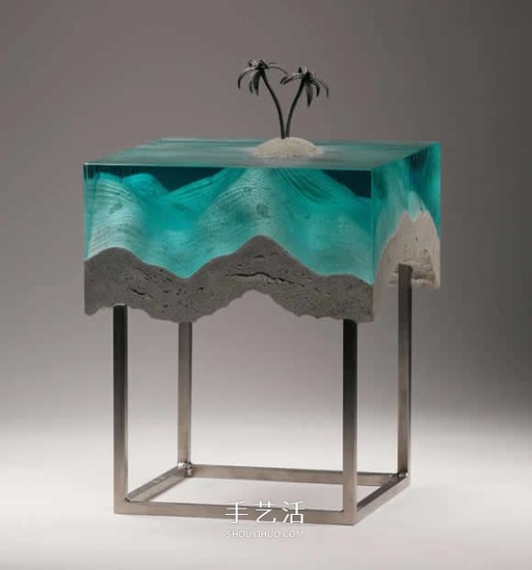 Use hand-cut glass to simulate a clear underwater world