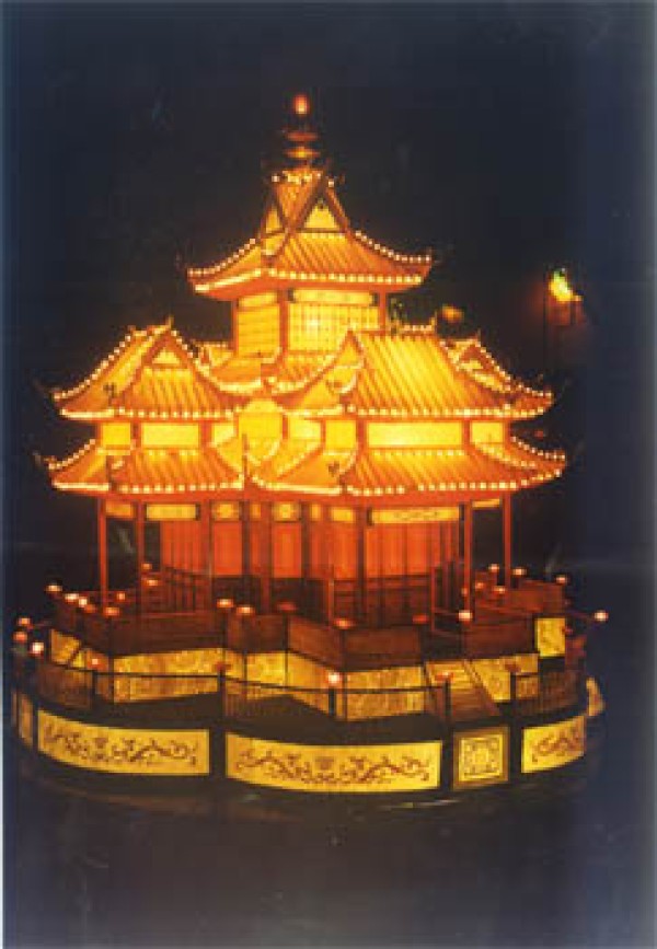 Appreciation of traditional lantern art works