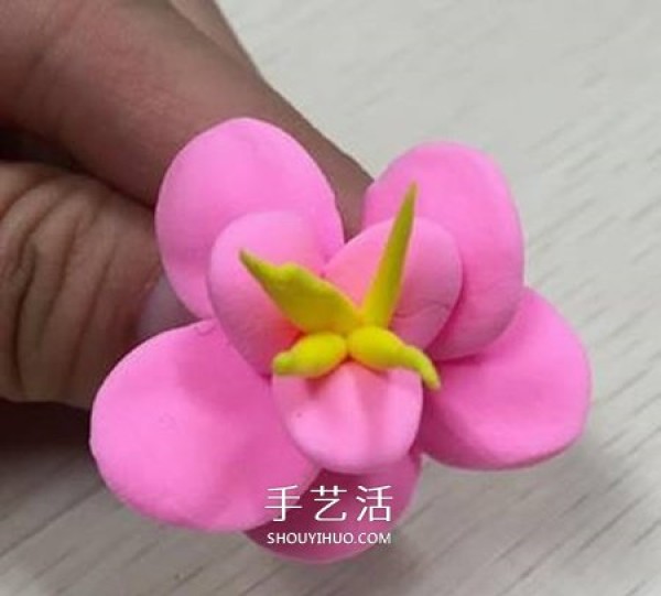 I miss the spring to use ultra-light clay to hand-make beautiful peach blossoms