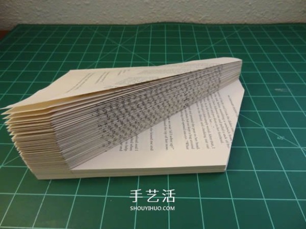 Christmas Angel Book Decoration DIY is very creativeCreative reuse of old books