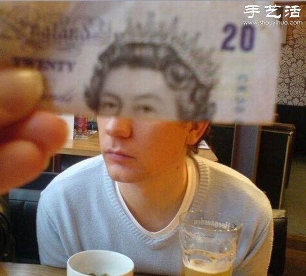 Creative Photography DIY: Take a photo with the leader on the banknote