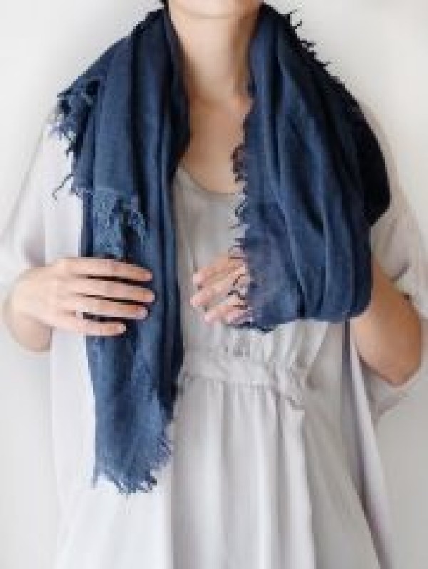 A comprehensive collection of various ways to tie a scarf, and 60 ways to tie a long scarf