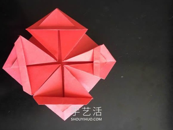 A simple tutorial on the origami method of a small flower basket