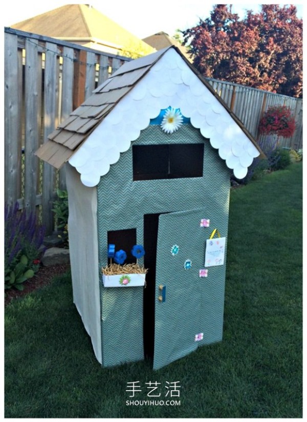 Reuse large cardboard boxes! Tutorial on how to make a cardboard house by hand