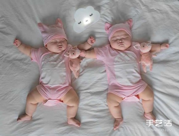 Photography of 8-month-old twin sisters of a popular star who was born prematurely