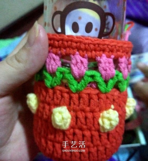 Insulation and anti-scalding! Illustration of knitting rose wool cup sleeves in winter