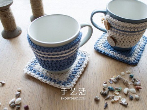 Illustration of the hand-knitting method of small fresh wool coasters and cup covers