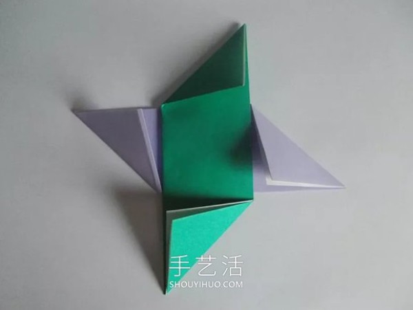 Illustrated tutorial on the folding method of childrens hand-made origami hand-sign toys