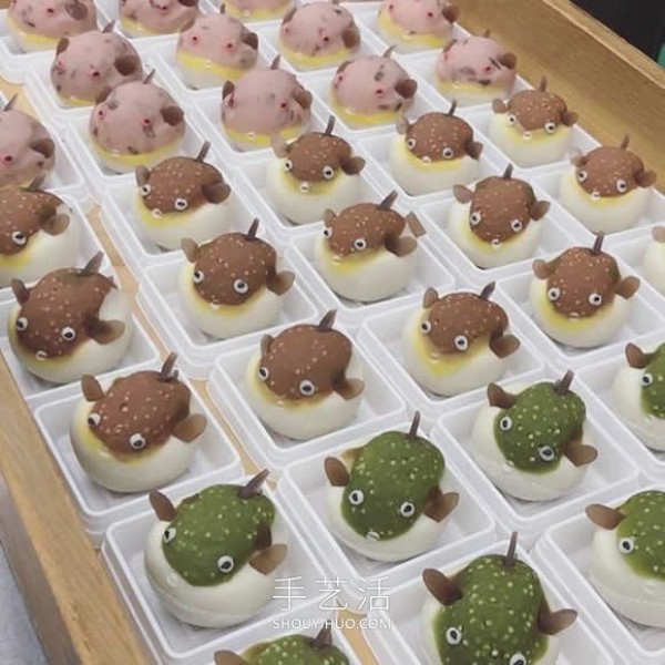 Japanese chef makes creative dessert: Kotori "Wagoshi"