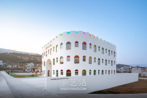 Rainbow glass turns this kindergarten into a colorful kaleidoscope