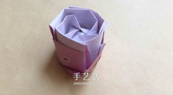 Handmade Kawasaki Rose Origami Illustrations. The step-by-step pictures are very clear! 