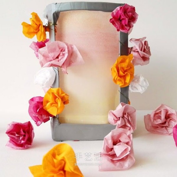 How to make milk boxes into lanterns, how to make beautiful flower lighting with pictures