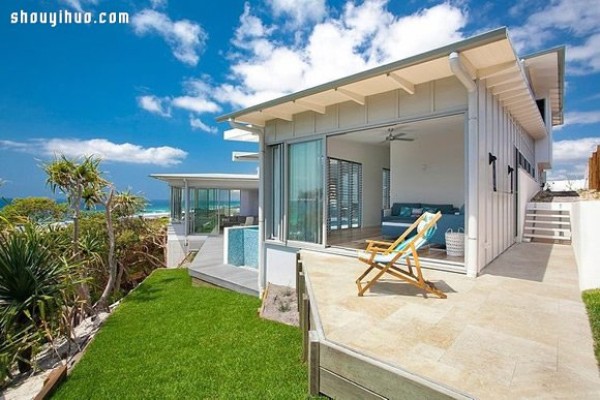 Terrace-style villa with 180-degree unparalleled sea view next to the beach in Australia