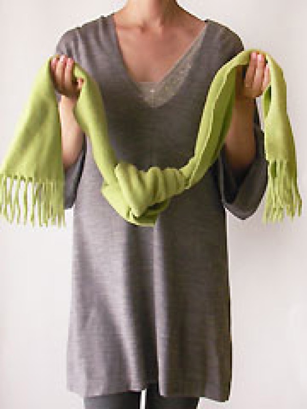 A comprehensive collection of various ways to tie a scarf, and 60 ways to tie a long scarf