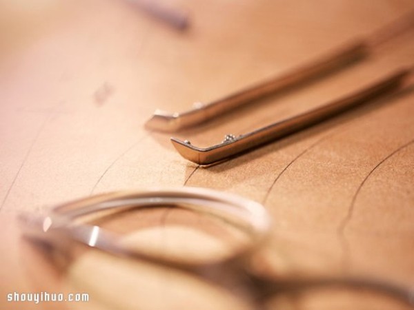 Burberry handmade glasses production process