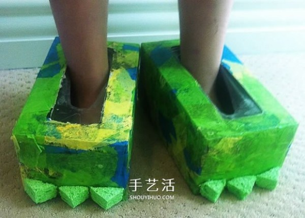 Using tissue boxes to make handmade Halloween monster shoes