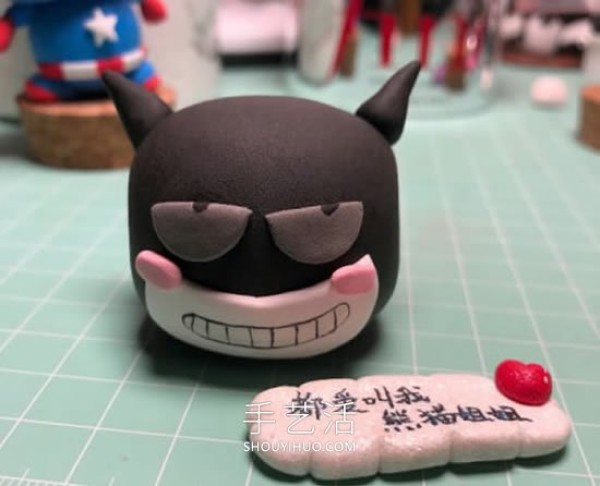 How to make a cartoon Batman by hand using ultra-light clayLaw tutorial