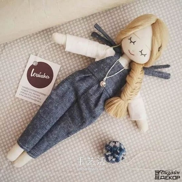 How to make a homemade dress-up doll with just a few pieces of cloth so your child can