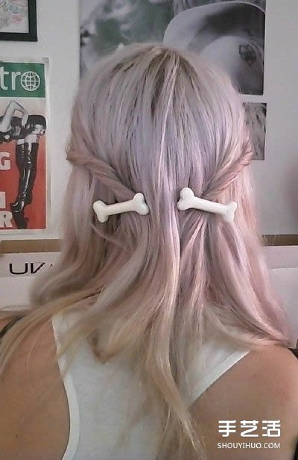 Three simple hair accessories to create a charming hairstyle for girls.