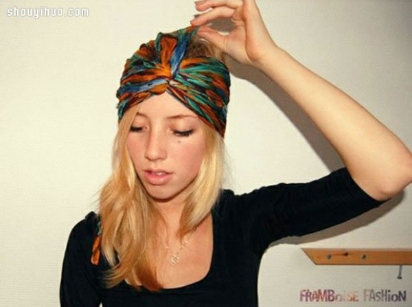 Winter headband will keep you warm and fashionable