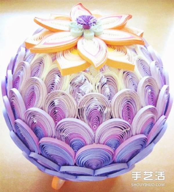 Appreciation of exquisite three-dimensional paper-quilled art works with unique taste