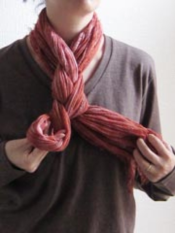 A comprehensive collection of various ways to tie a scarf, and 60 ways to tie a long scarf