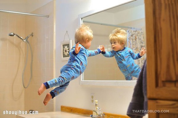 Father creates invisible wings for Baby Tang with love and photography