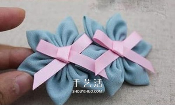 Illustration of handmade small fresh bow flower ornaments made of chiffon cloth