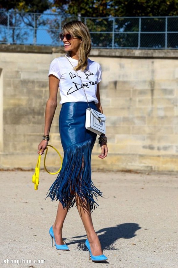 Having a half-hippie tassel skirt between retro and modernity