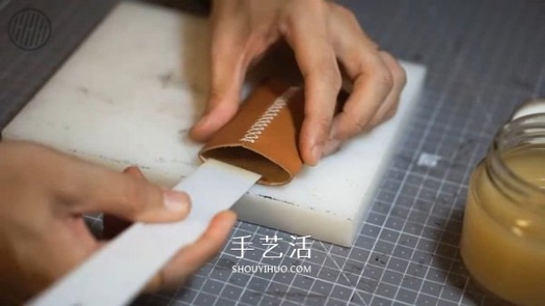 Detailed steps for making a homemade mens bi-fold leather wallet