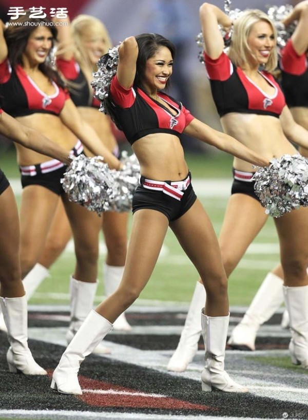 Here comes the eye-candy! Picture gallery of hot cheerleading girls for you to see~