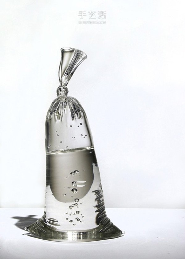 This is not a bag of water! Hand-made ultra-realistic glass sculptures