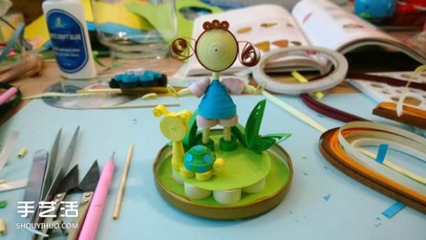 Tutorial on small handicrafts on paper: a little girls beautiful private garden