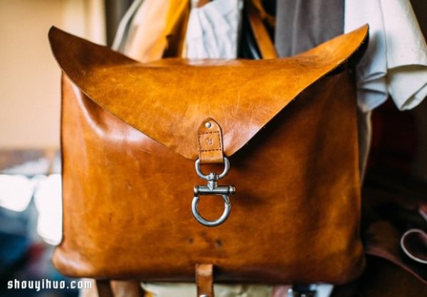 It was a carpenter who created a brand of handmade leather bags