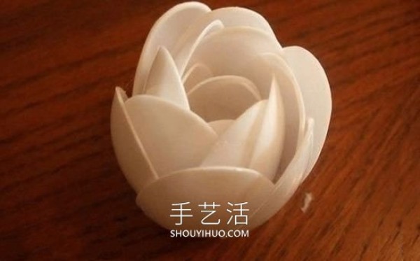 Illustrated tutorial on how to make your own disposable spoon lotus