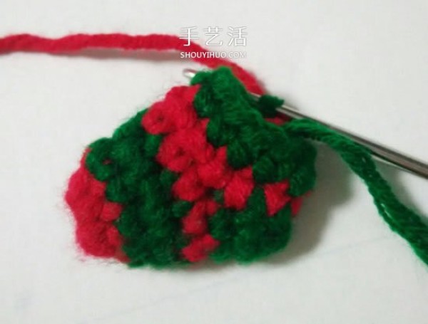 Children are essential for Christmas! How to crochet beautiful Christmas socks